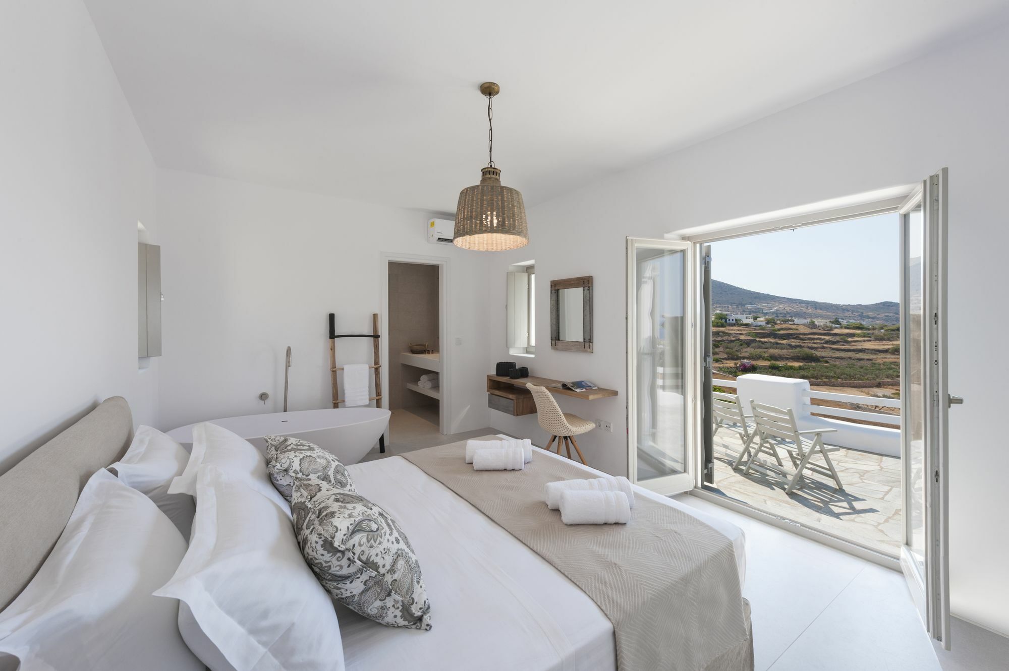 Niriides Luxury Villas Alikí Dış mekan fotoğraf