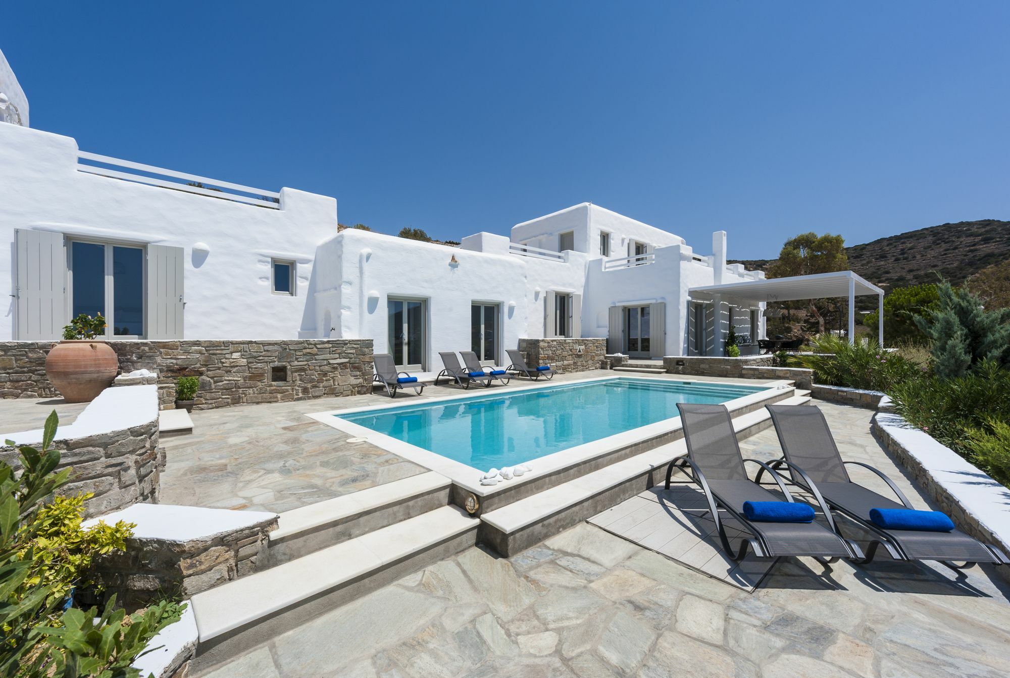 Niriides Luxury Villas Alikí Dış mekan fotoğraf
