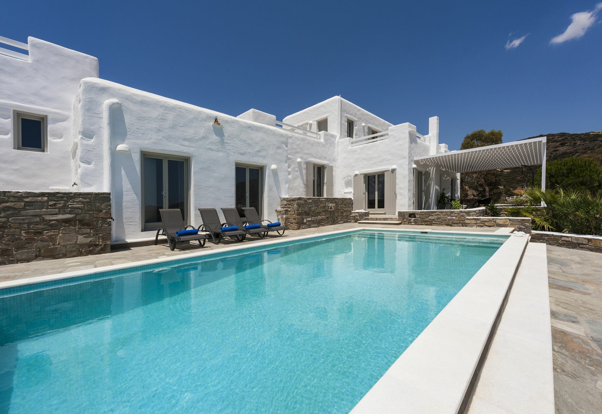 Niriides Luxury Villas Alikí Dış mekan fotoğraf